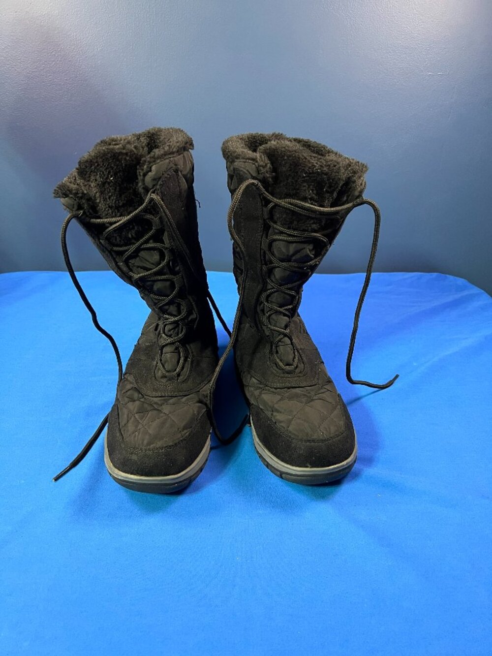 Share Itasca Women’s Snow Boots Size 9